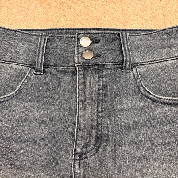 RSQ Low Rise Micro Mini Skirt Women Size 2 Waist 25 Charcoal Grey Denim Festival - Picture 5 of 10